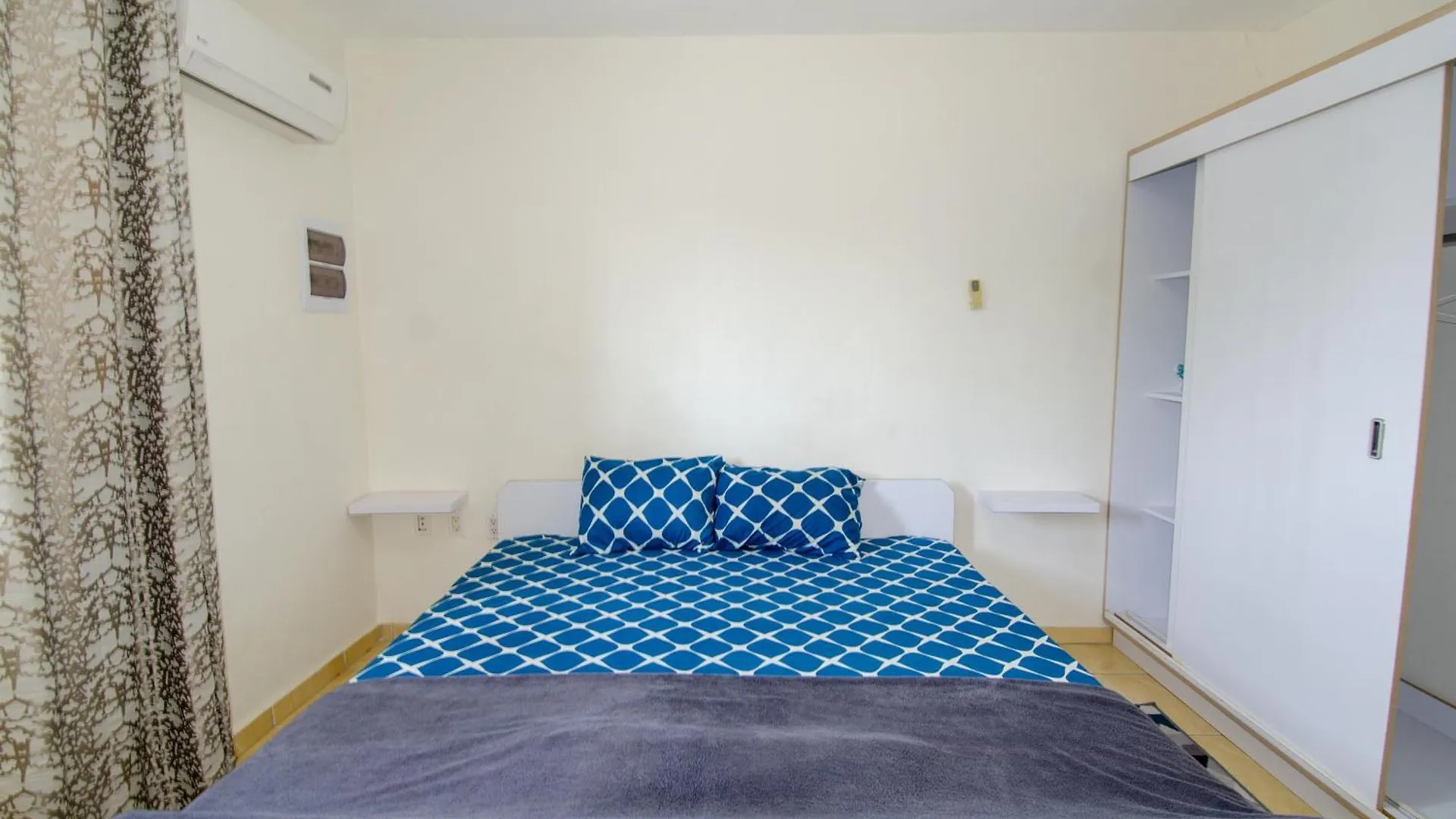 Tali & Tani Apartment Willemstad